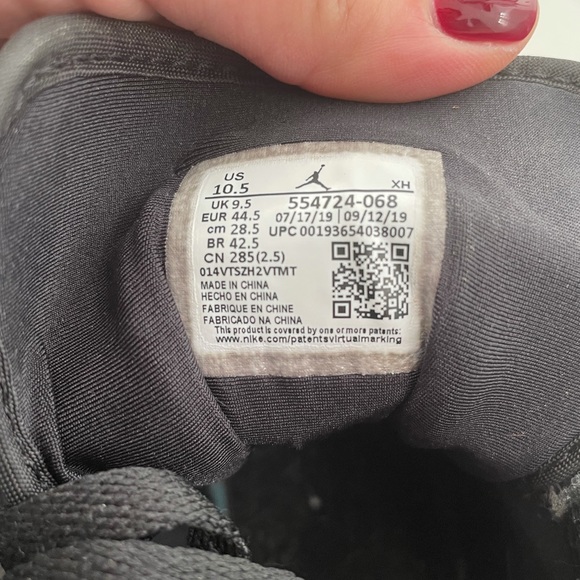 Nike Air Jordan sneakers size 10.5 - Picture 4 of 6